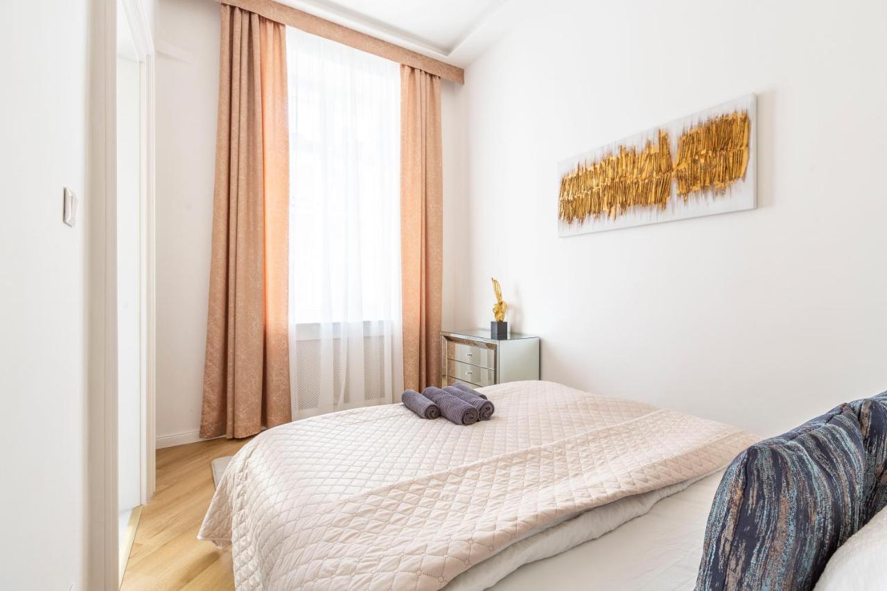 Luxurious Bajcsy Residence Next To The Basilica Budapest Exteriör bild